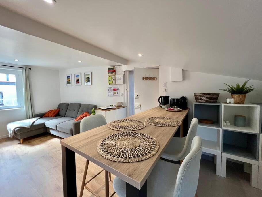 F2 *la Treille* Centre Historique Fd 3p Apartment